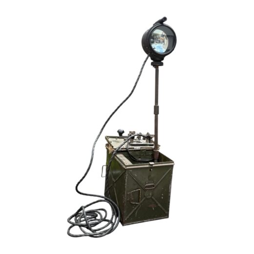 Engelse WO2 Signalling lamp